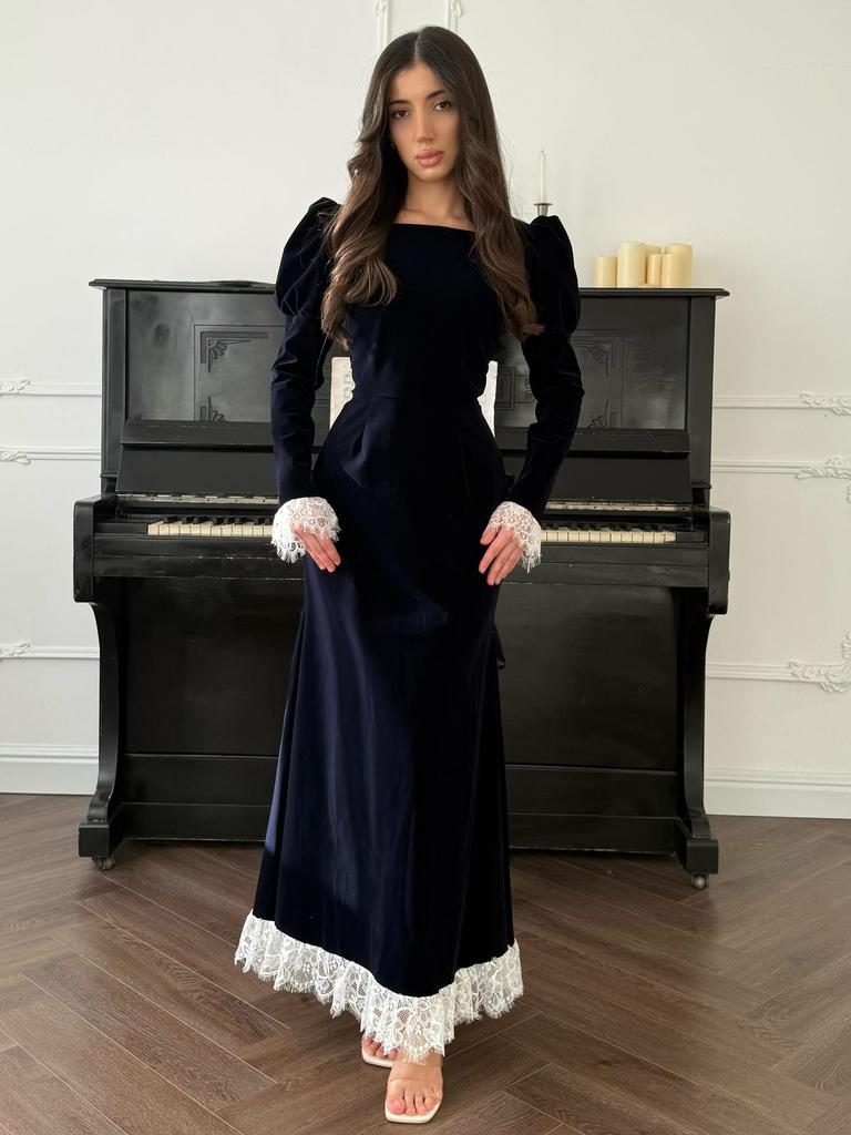 2025 Women's Winter Lace Patchwork Waist-Cinching Slim Dress