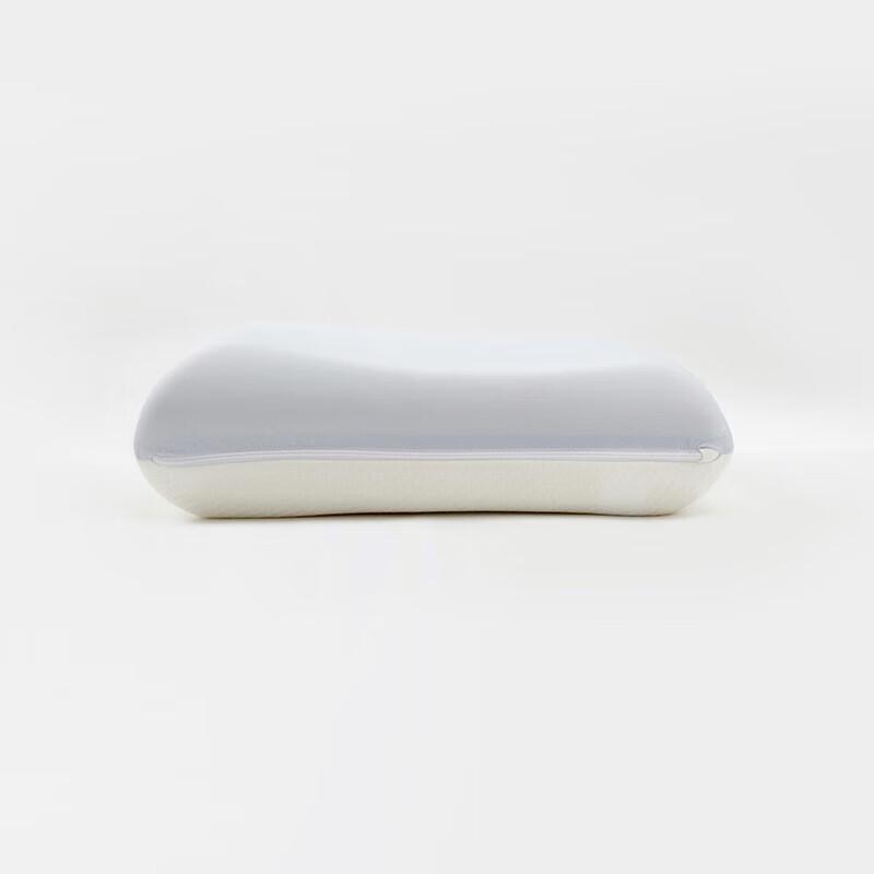 MUJI Reversible Cooling Memory Foam Pillow