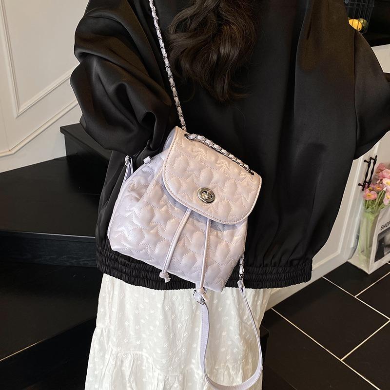 Exquisite mini women's backpack, new summer versatile chain bag, premium small backpack.