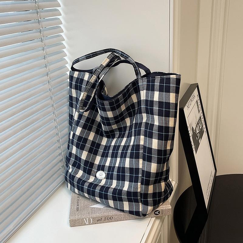 Fashion and literary big bag women's new lazy style plaid daily commuting simple and versatile shoulder bag