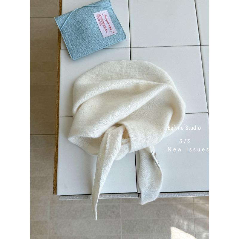 A Versatile and Warm Neckerchief Headscarf Shawl and Scarf for Women in Autumn and Winter