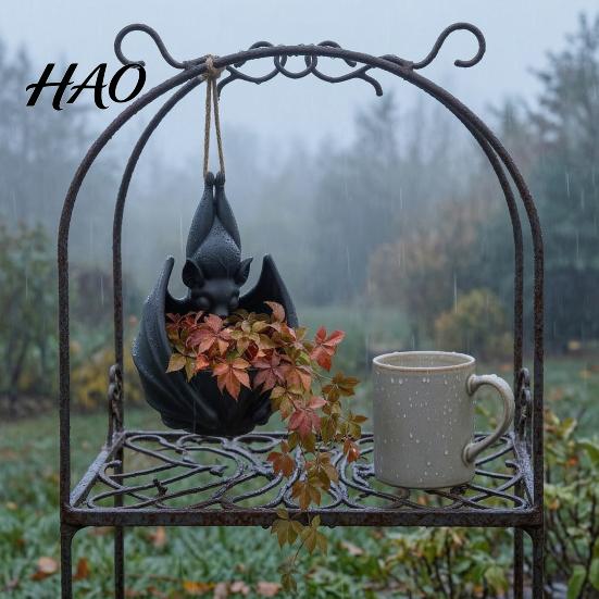 Outdoor Hanging Succulents Container Bat Plant Pot, Gothic Planter for Flowers & Vines, Unique Black Retro Style Statue Decor, Garden Balcony