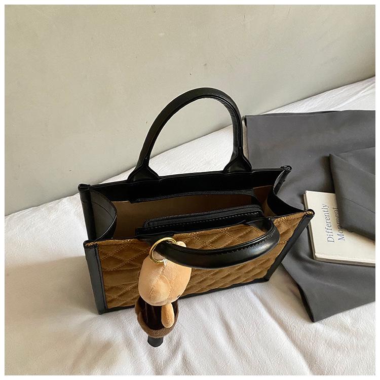 Women's Large Capacity Fashionable Handbag - 2025 Autumn Trend, Versatile High-End Shoulder Bag