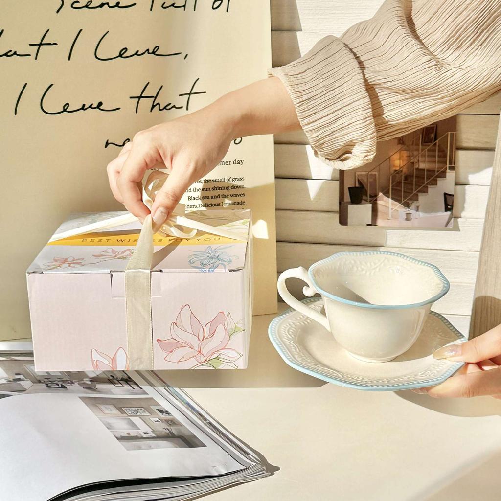 Francuska wysokiej klasy ceramiczna filiżanka do kawy i spodek w pudełku prezentowym, wysokiej wartości filiżanka z koronkowym wzorem kwiatowym, filiżanka do popołudniowej herbaty, prezent urodzinowy.