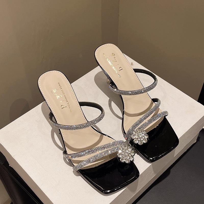 

2025 лето новые хрустальные шлепанцы на толстом каблуке женская уличная мода средний каблук стразы бант сказочный стиль сандалии женская обувь 35 чёрный
