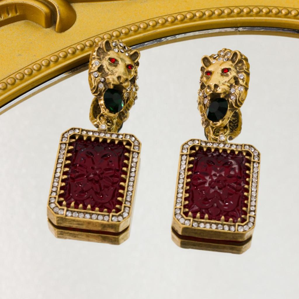 Vintage Antique Jewelry With A High-end Feel Featuring Retro Court Style Tiger Head Square Earrings. Studded Earrings
