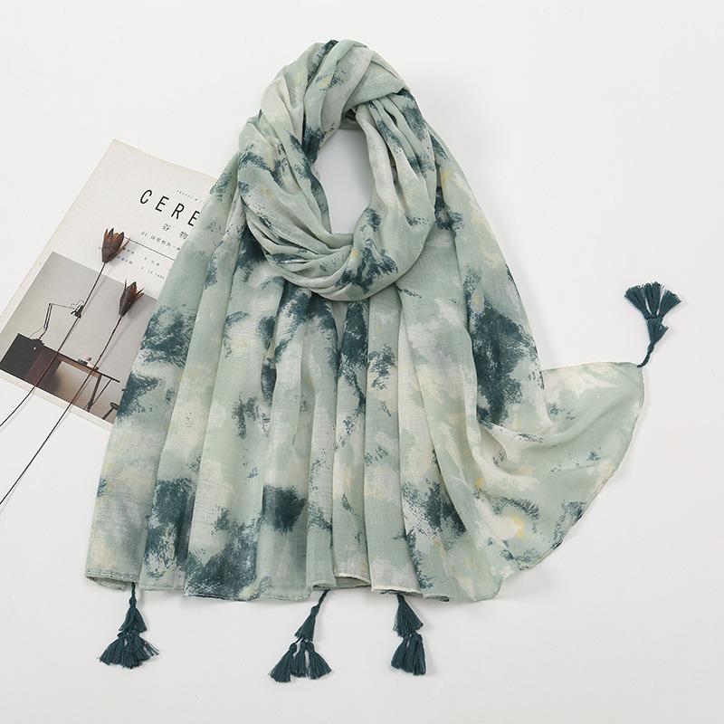 Spring and Autumn New Bali Yarn Tassel Retro Printed Geometric Scarf Versatile Fashion Travel Sunscreen Shawl Silk Scarf Women