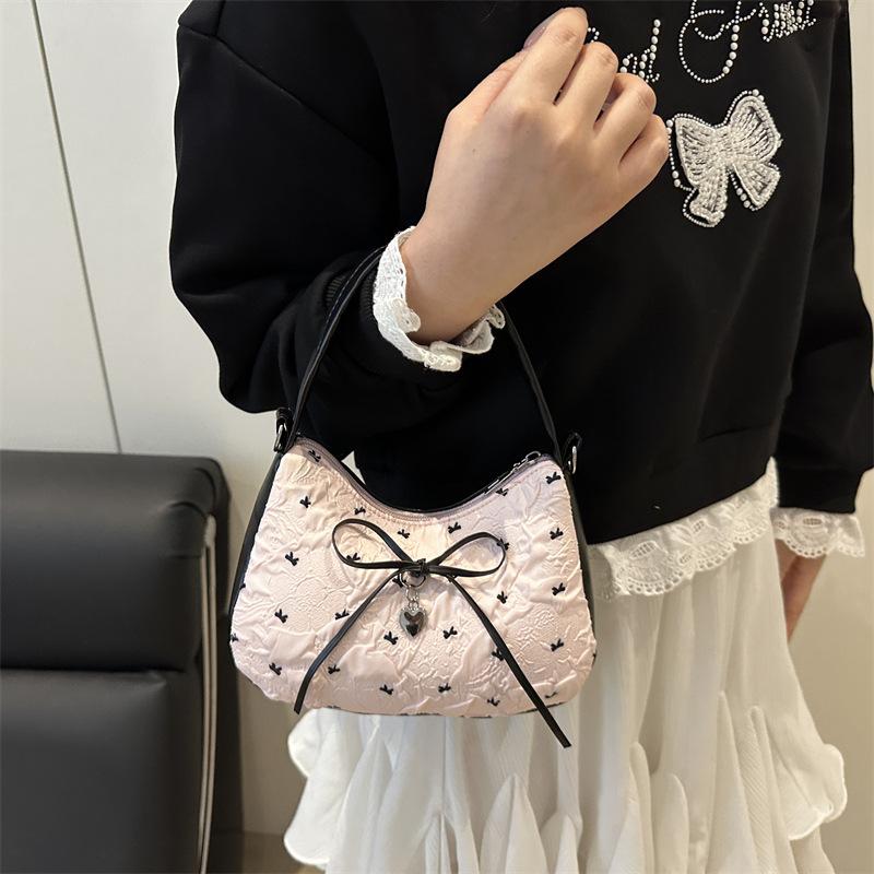 Nischen-Damentaschen mit Kontrasten, neue modische Messenger Bags mit süßer Schleife, süße und coole Babes, tragbare Halbmondtaschen.
