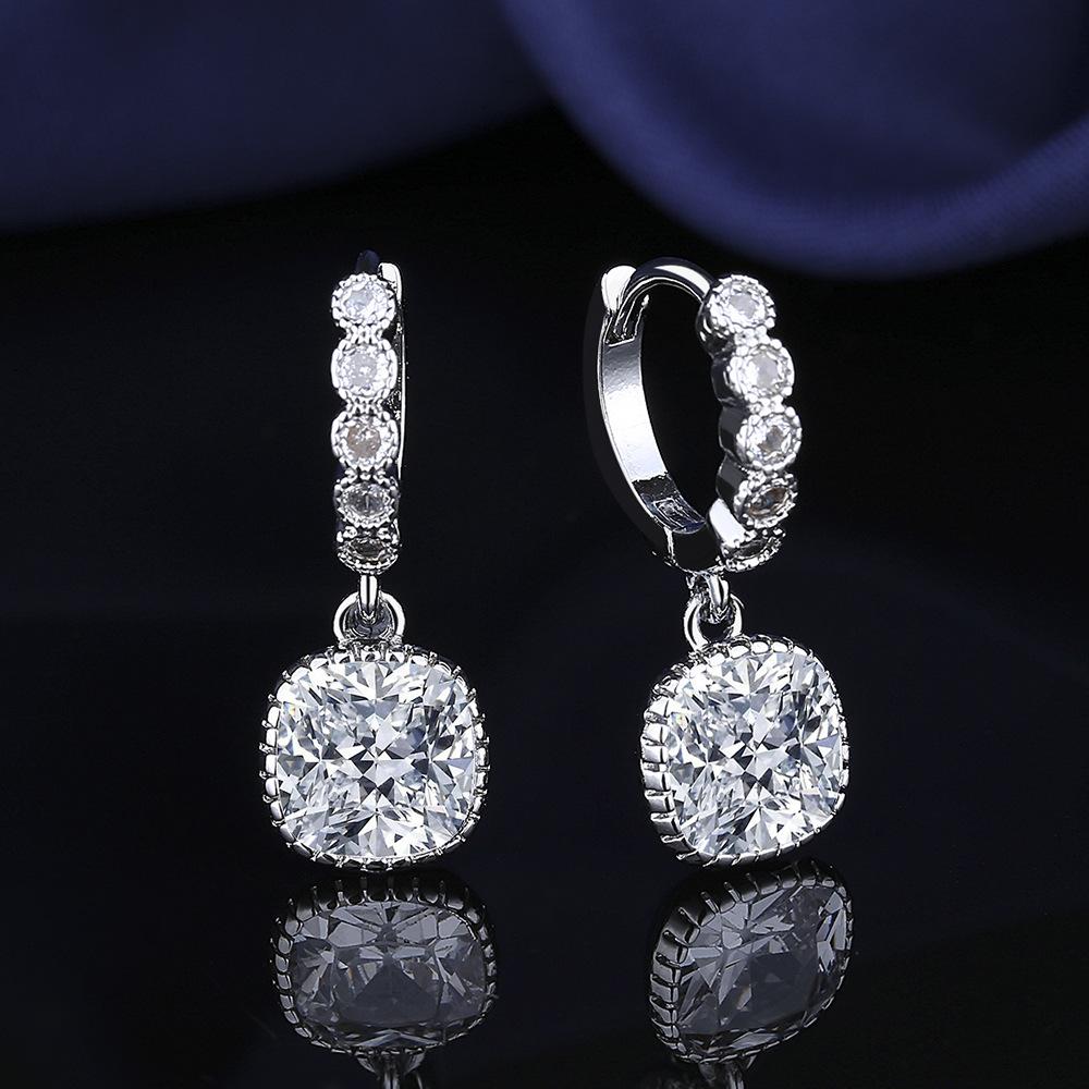 925 Sterling Silver Jewelry Women Fashion Cute Tiny Clear Crystal CZ Stud Earrings Gift for Girls Teens Lady E001