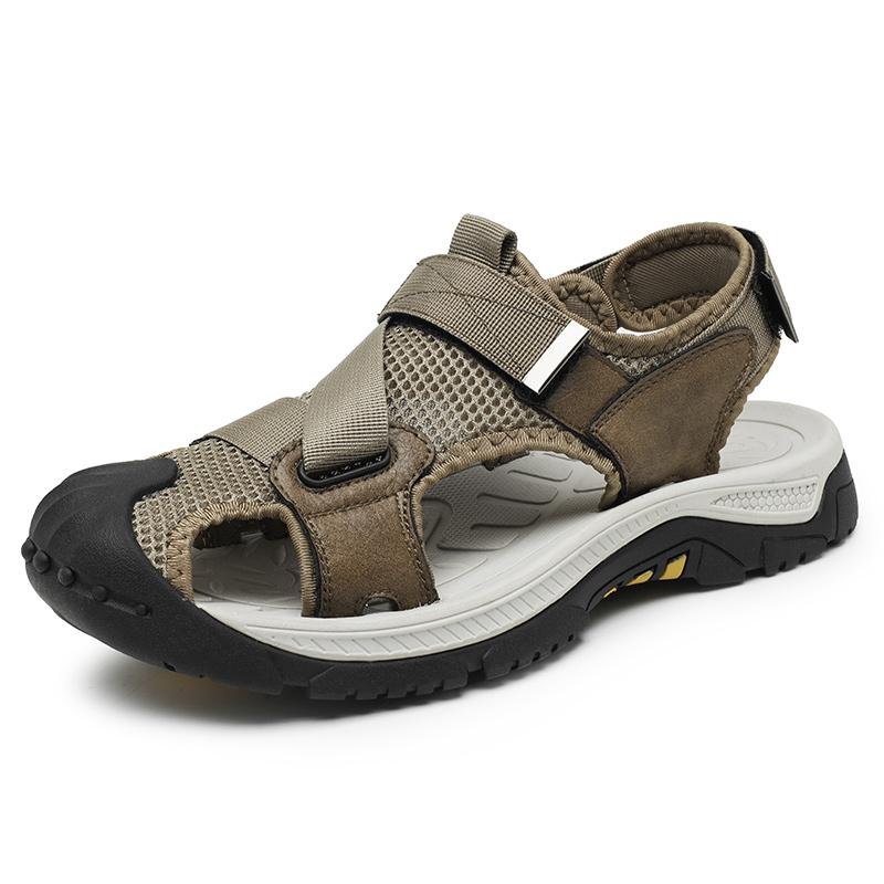 Fashion Male Beach Shoes Anti-Slip Anti-collision Toe Summer Flats Soft Leather Men Sandals Comfy Mens Slippers New Outdoor Casual Shoes