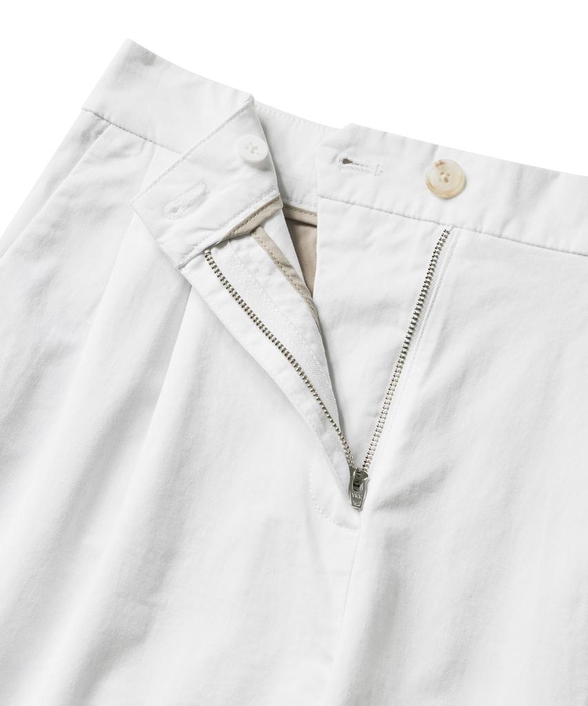 Musinsa Standard Woman Women'S Two-Tuck Wide Chino Shorts [White]