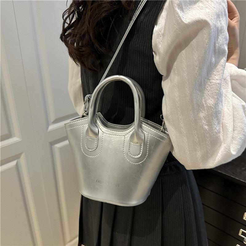 Fashion Mini Hand Carry Bucket Bag New Retro Vegetable Basket Bag Temperament One Shoulder Crossbody Bag
