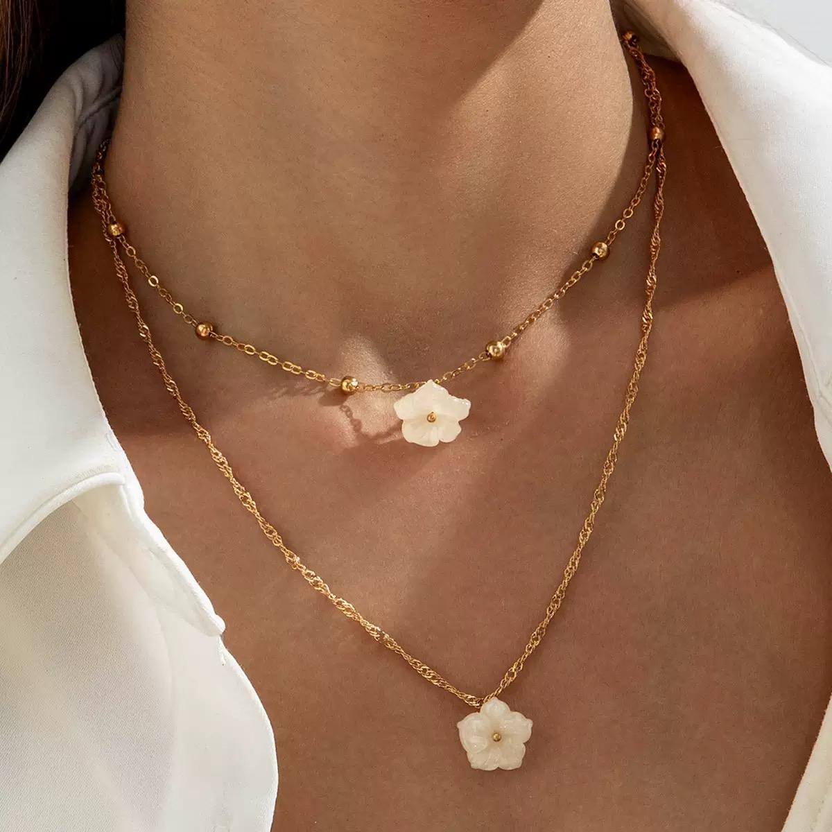 

European and American fashion minimalist diamond inlaid necklace pendant, women s multi-layer pendant, collarbone necklace белый