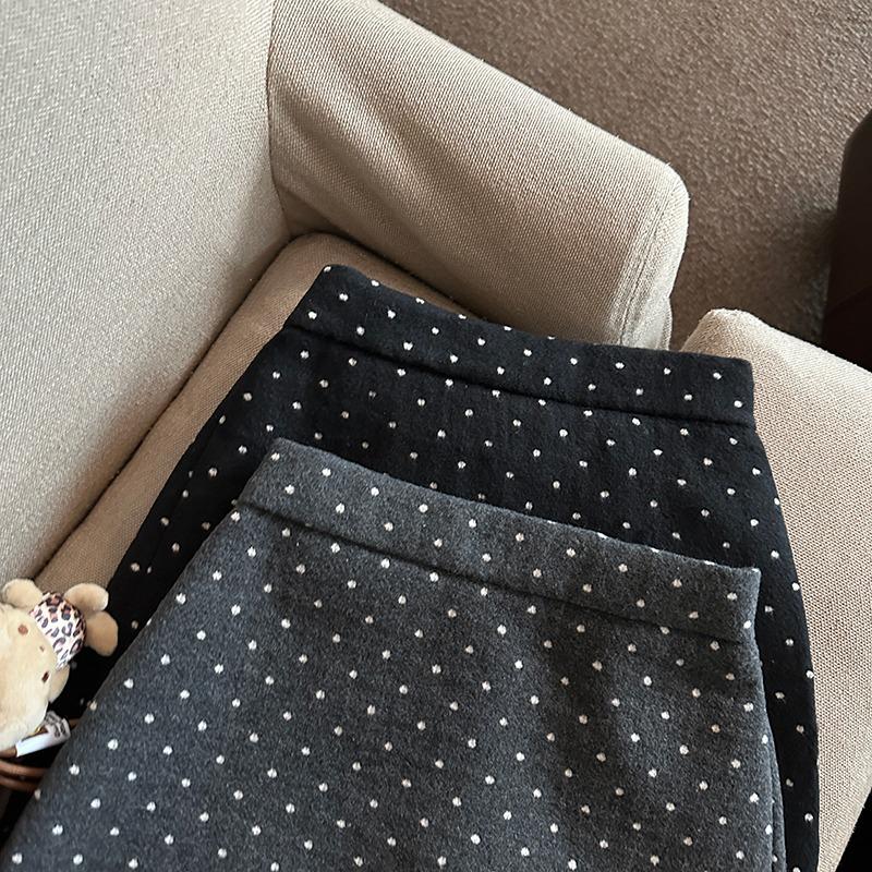 Plus-Size Women's Polka Dot Ruffle Lace Mini Skirt - High Waist, Slimming & Hip-Hugging Design