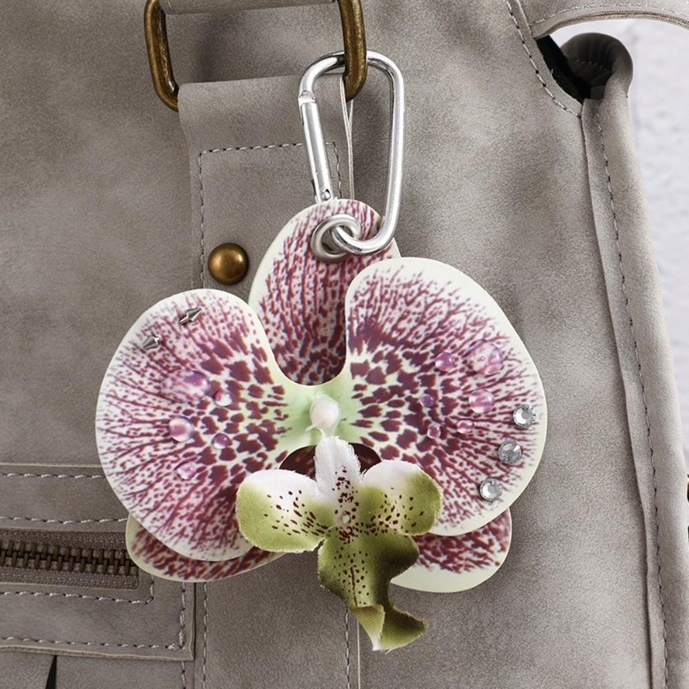 Romantický barevný klíčenka Phalaenopsis Ručně vyráběná simulace květiny Přívěsek na batoh Klíčenka s květinou orchideje a lilie