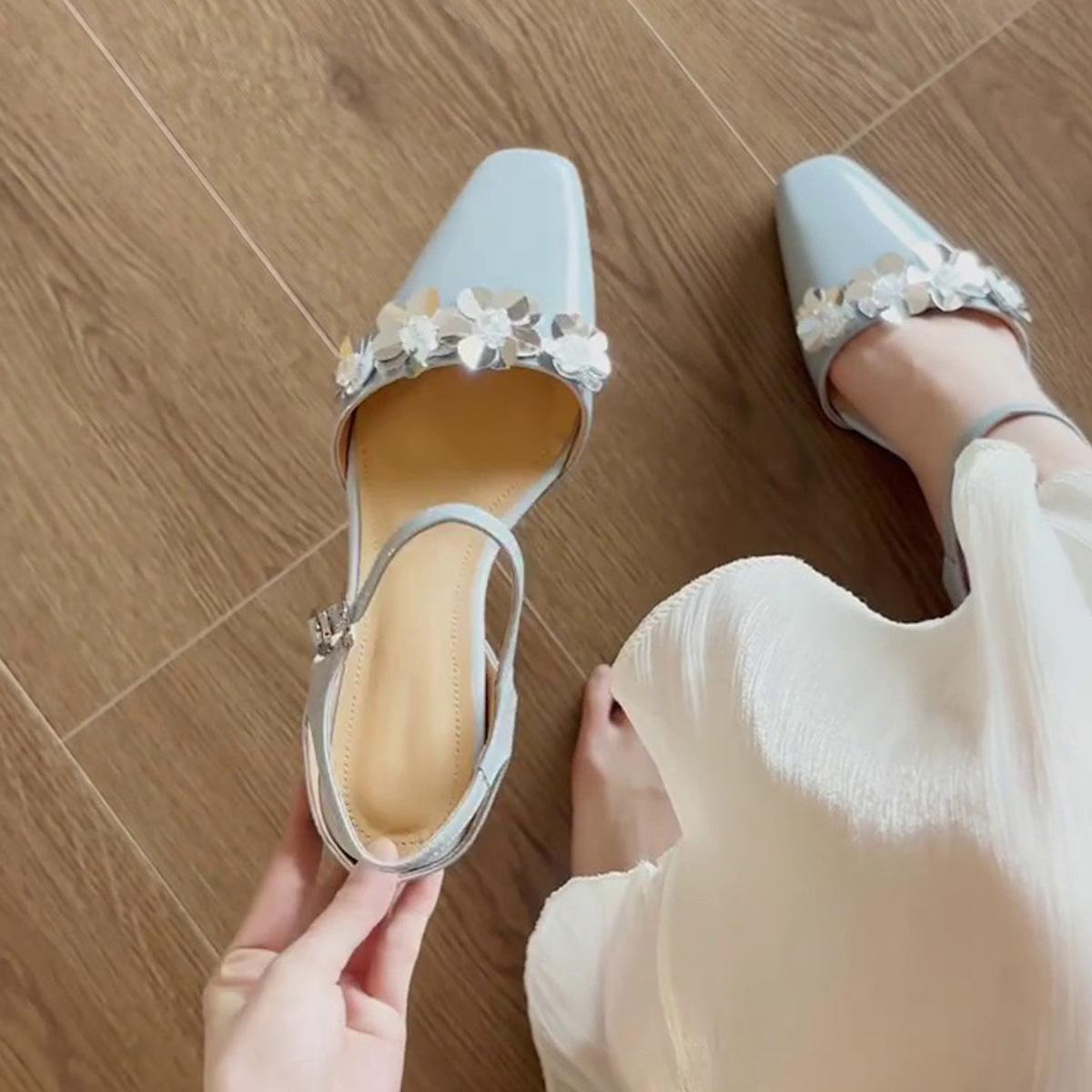 

Sheepskin version~ early summer new square head sequins flower temperament sweet niche versatile inner height increase bag head cool slippers 40