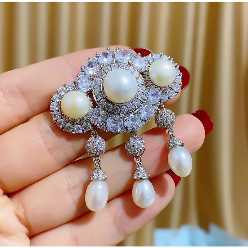 SUYU Fashion Corsage Tassel Cubic Zirconia Imitation Zircon Suit Coat Clothing Accessories Brooch Brooch
