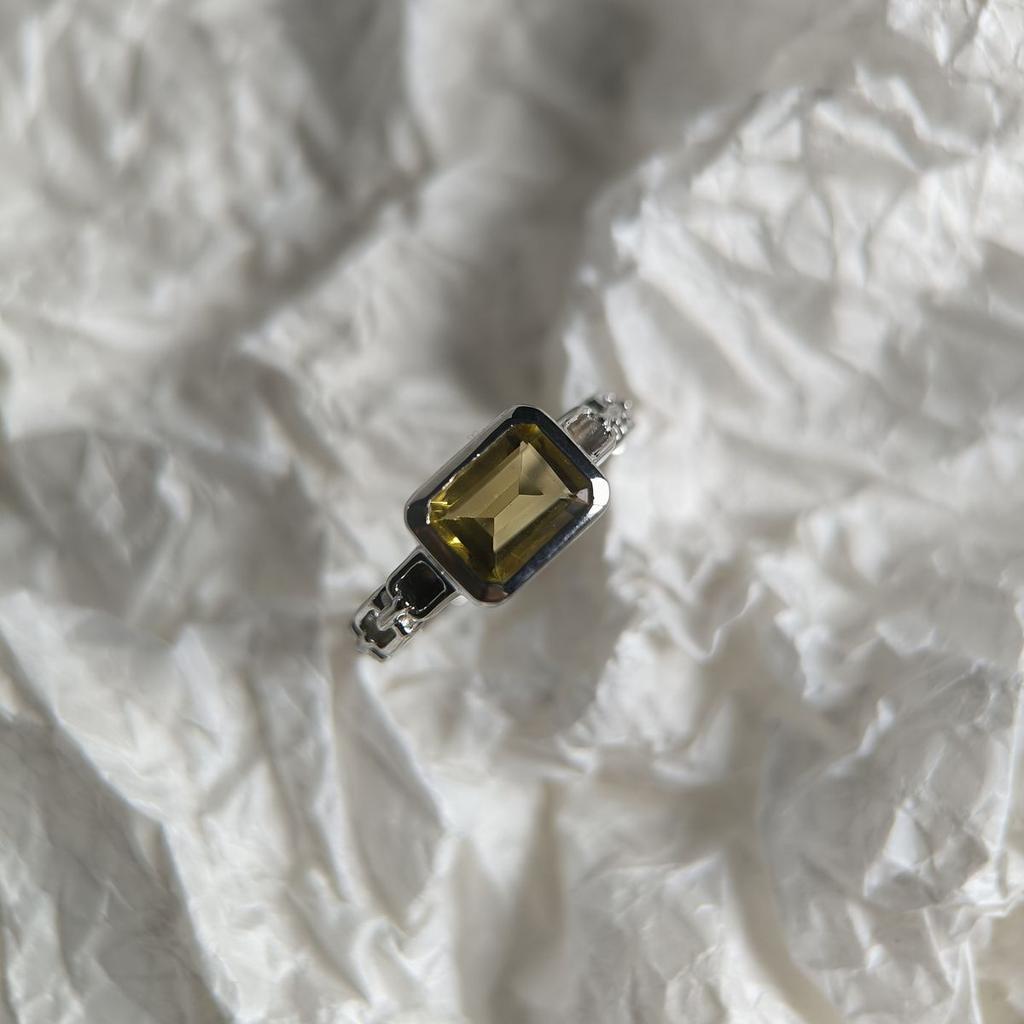 Серебряное кольцо с цитрином nano 1.325ct, вес изделия 3,17 гр (2189985)