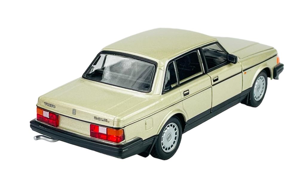 WELLY VOLVO 240 GL ZLATÁ 1:24 24102