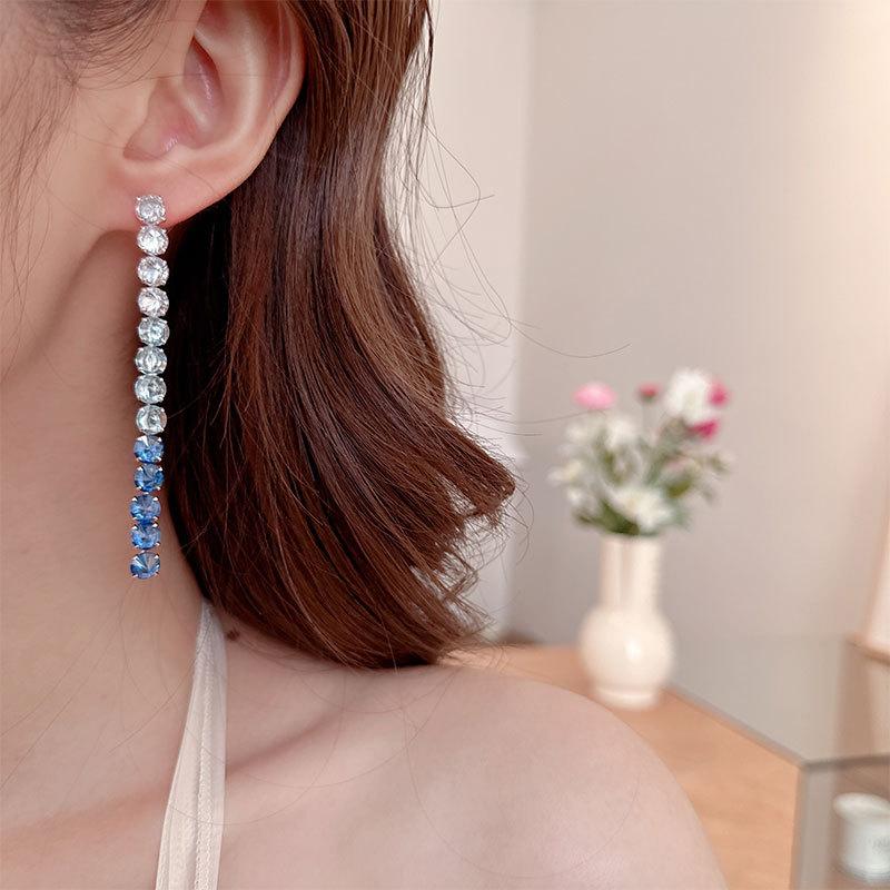 Women's Light Luxury Design Elegant Long Gradient Tassel Earrings Fashionable And Versatile Niche Design Earrings