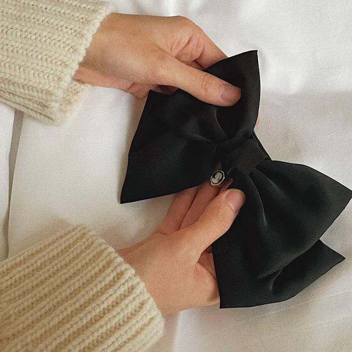 Cameo Satin Wide Ribbon Barrette [Black]
