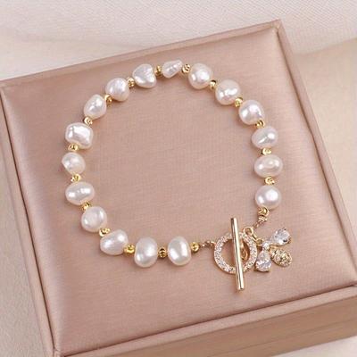 1pc Imitation Pearl Bracelet, Ladies' Fashionable and Simple Little Bee Pendant Bracelet