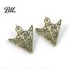 Metal Collar Clip 1 Pair Vintage Shirt Clip, Hollow-Out Decoration Alloy Brooch Triangle Pin for Men Women