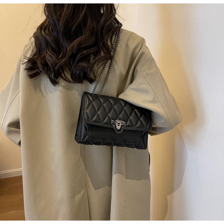2024 Women's Retro Diamond Lattice Chain Crossbody Bag - Fashionable Small Square Shoulder Bag