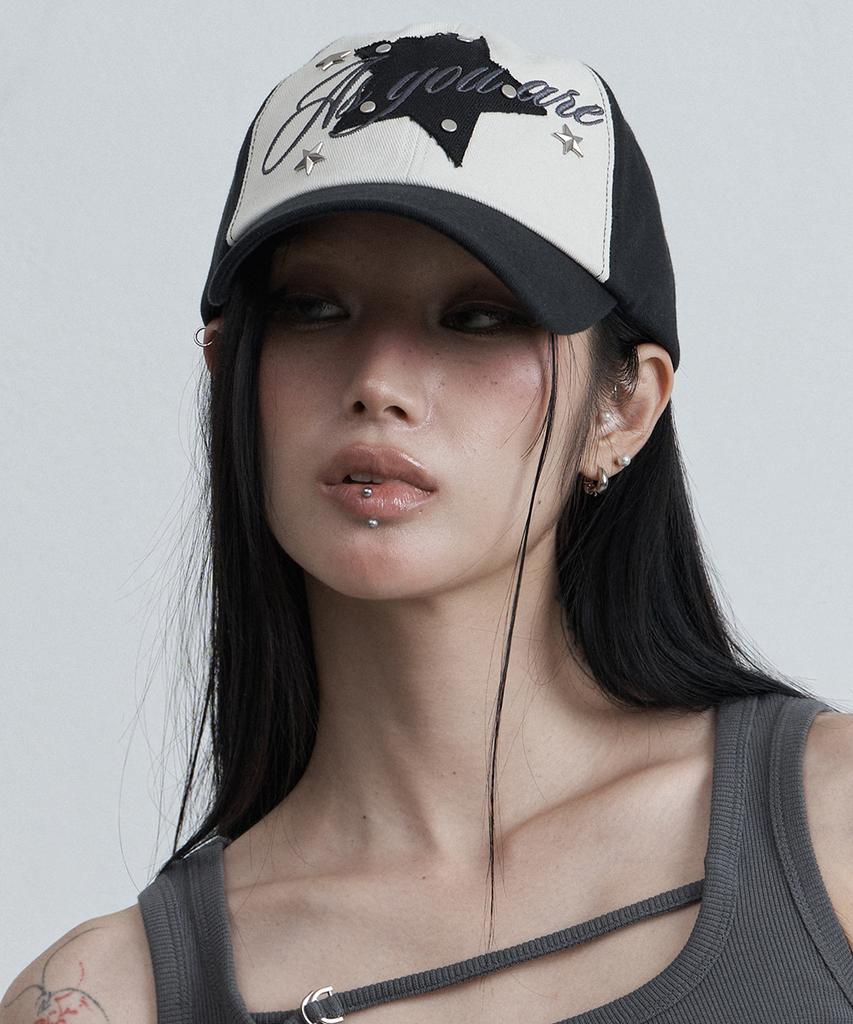Aejeuyua Star Lettering Studded Ball Cap Black