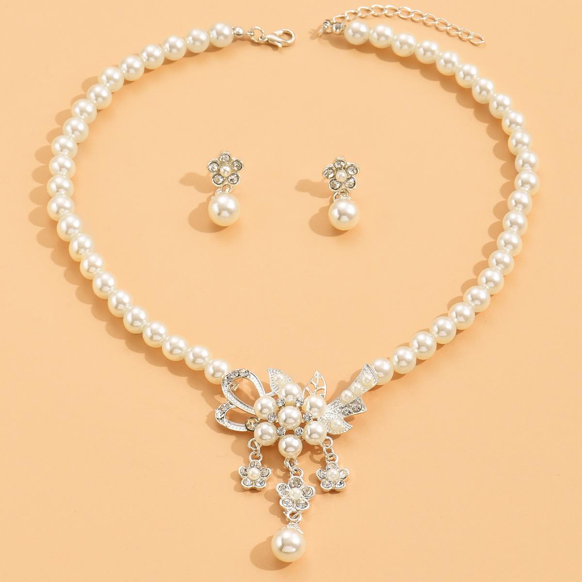 

Brand New Pearl Flower Necklace Earrings Set Women s Jewelry Alloy Electroplated