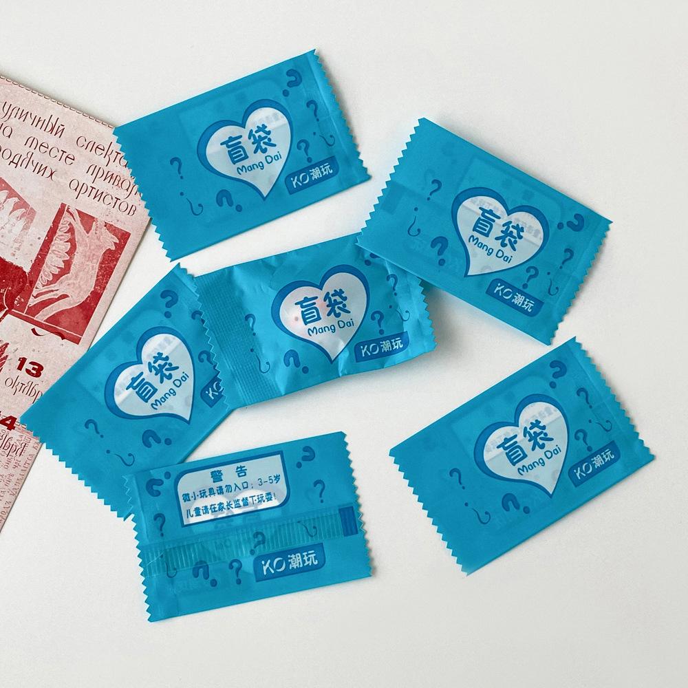 

Брелок-сюрприз Маленький подарок Школьный рюкзак Милая сумка Мобильный телефон Подвеска Подарок Премиальная смола Брелок для рюкзака 1PC