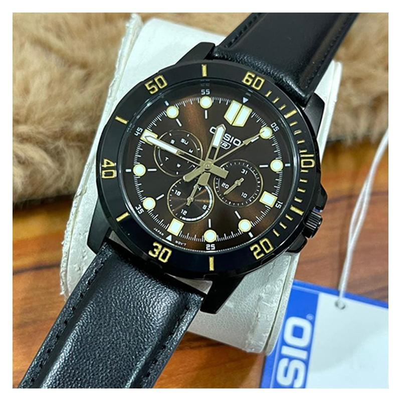Casio STANDARD series classic simple exquisite fashion sports style red waterproof quartz movement leather strap Japanese and Korean MTP-VD300BL-5E