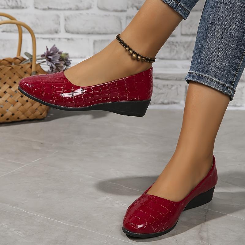 Comfortable Women's Crocodile Pattern Wedge Heeled Shoes, Casual Slip On Platform Shoes for Easy Wear