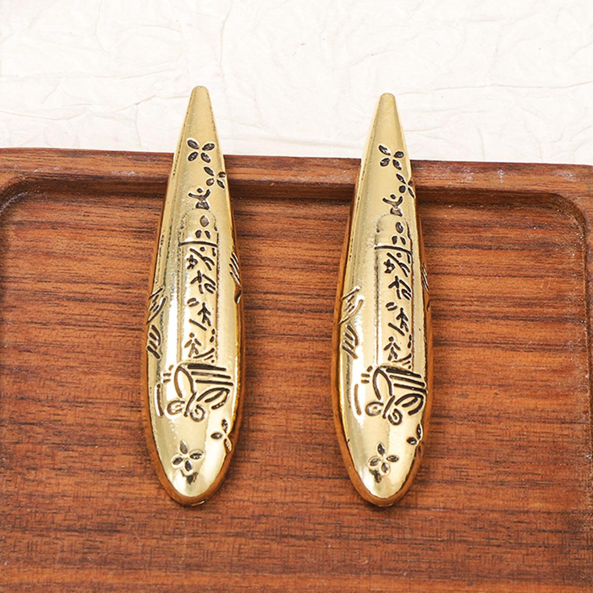 French Retro Water Drop Shaped Carved Earrings for Women Ladies Vintage Floral Patterns Drop Earrings Party Jewelry Accessories