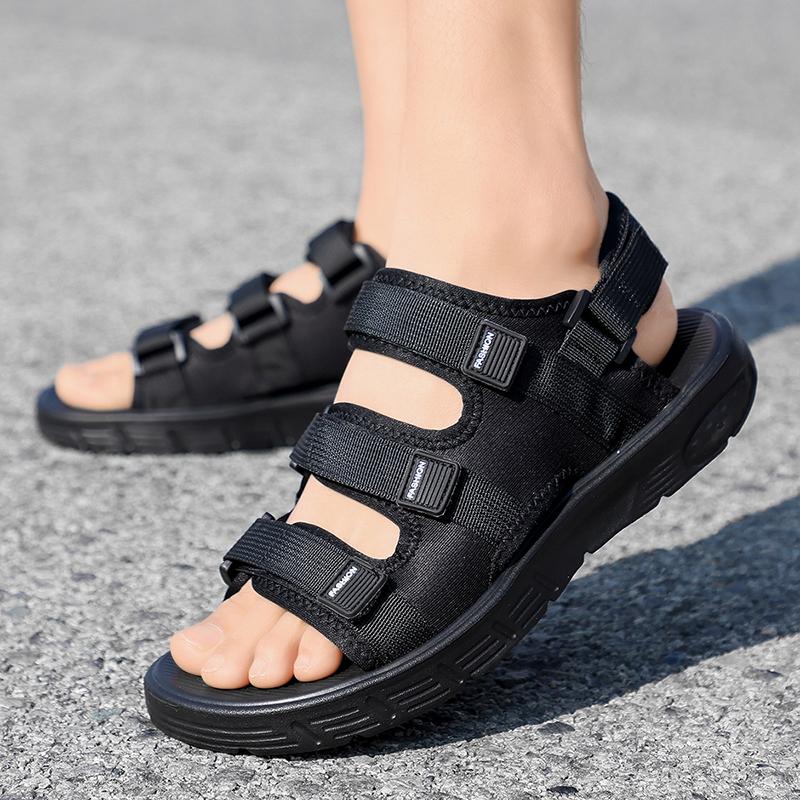 A Pair Of Men'S Sandals, Summer New Trendy Sports Outer Wear, Non-Slip, Wear-Resistant, Soft-Soled Driving, Cool Beach Shoes For Men