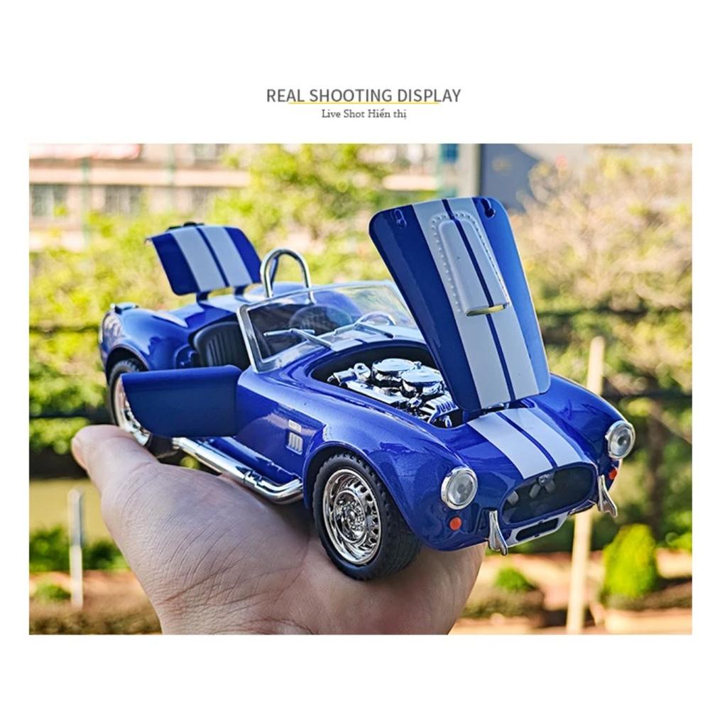 1/22 Ford Shelby Cobra 427 S/C Alloy Car Model Sound and Light Pull Back Children's Toy Collectibles Birthday Gift