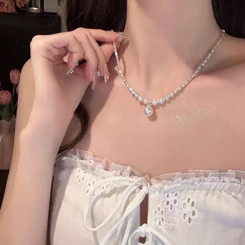 Silver cross pendant, long necklace, women's light luxury niche high-end sweet and cool Spice girl style collarbone chain accessories