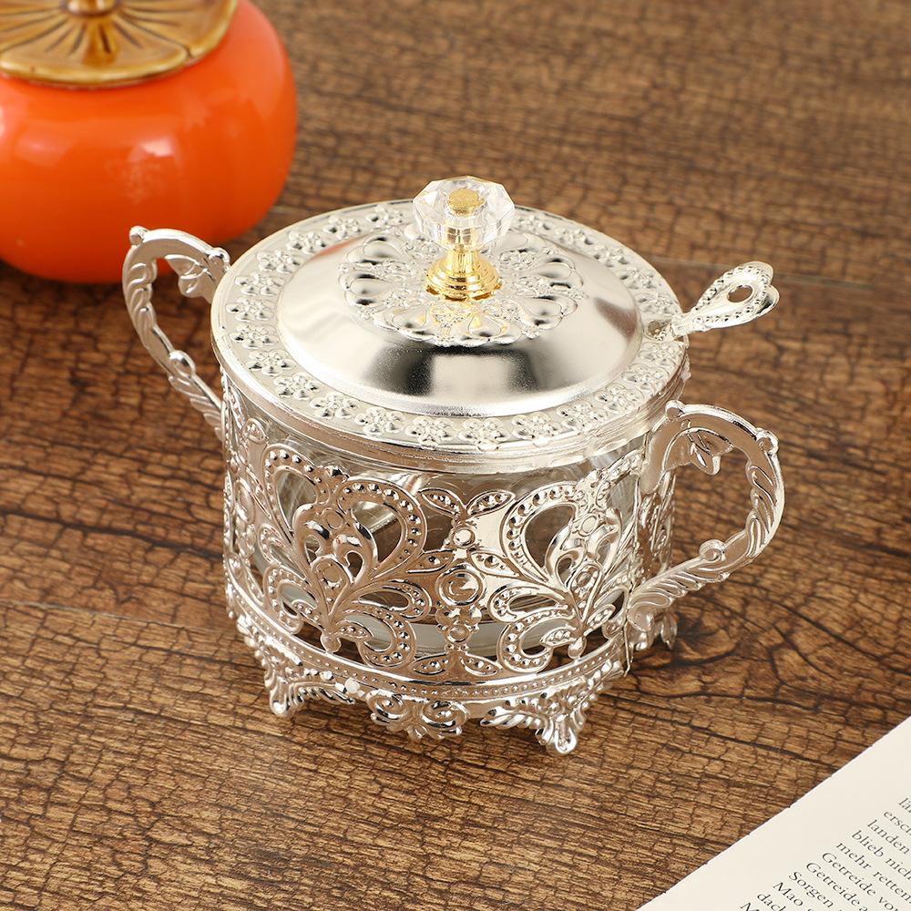 

Light Luxury Metal Sugar & Spice Jar, Hollow Design Seasoning Container with Lid, Creative Kitchen Storage Decor срібний