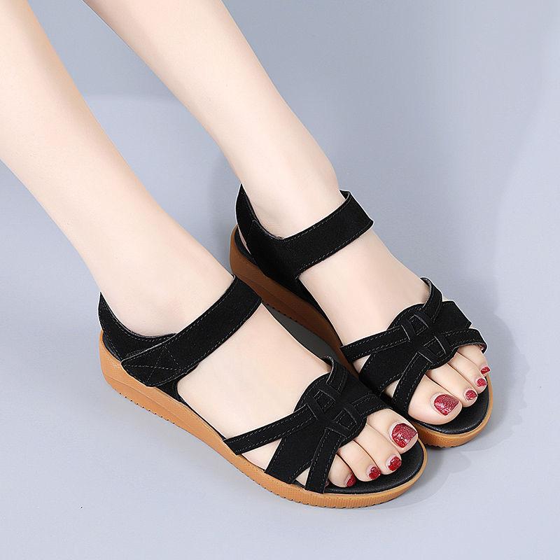 Middle-aged and Elderly Mothers Sandals for Women In Summer Versatile New Style for Casual Soft Sole Beach Flat Women's Shoes