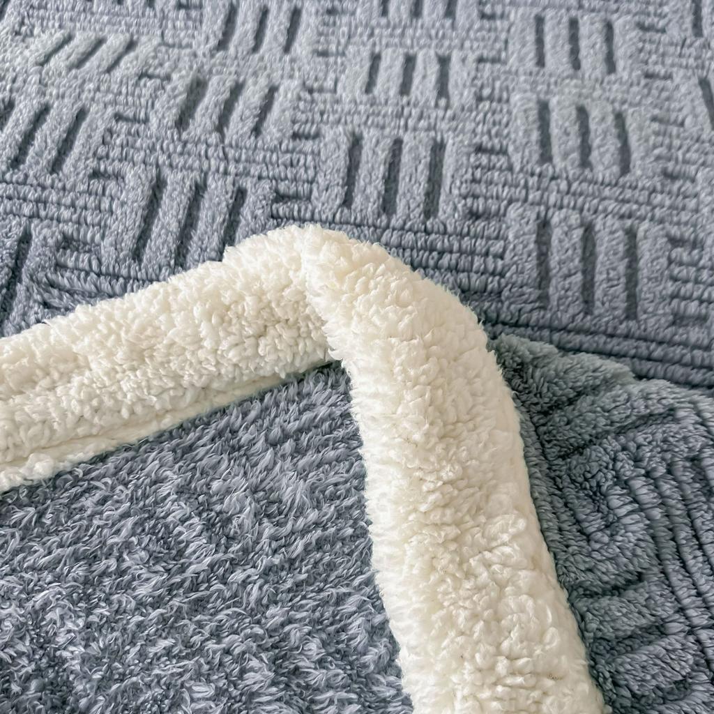 Thick Fleece Blanket Ultra-Soft All-Season Couch Camping Travel Machine Washable Cozy Home Decor For Living Room Bedroom Office
