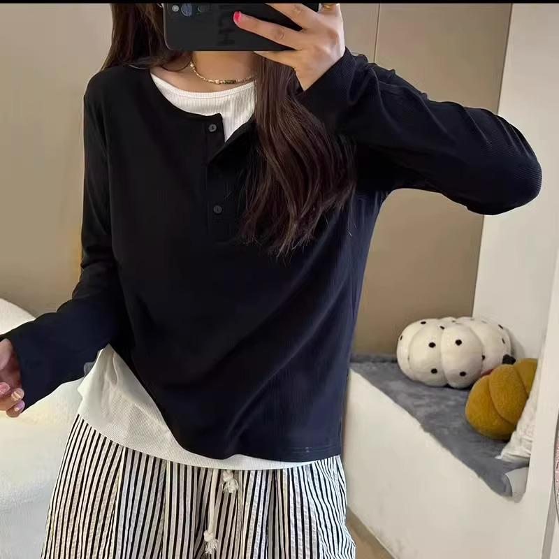 Small-breasted fake two-piece T-shirt women's long-sleeved early autumn design sense niche contrasting color loose top with bottoming shirt