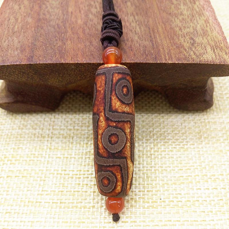 Tibetan Nine-Eyed Dzi Agate Pendant Necklace in Ethnic Style