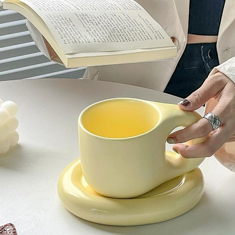1Set 350ml Ceramic Coffee Chubby Mug Saucer Set Creative Cute Fat Handle Cup with Saucer for Office and Home Room Decor