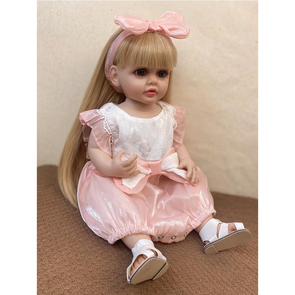 55CM Lalka Reborn z Pełnego Silikonu Można Wkładać do Wody Miła Słodka Betty Lalka Noworodka Wklejane Długie Włosy Lalki Symulacyjne dla Dzieci Prezent na Urodziny Boże Narodzenie