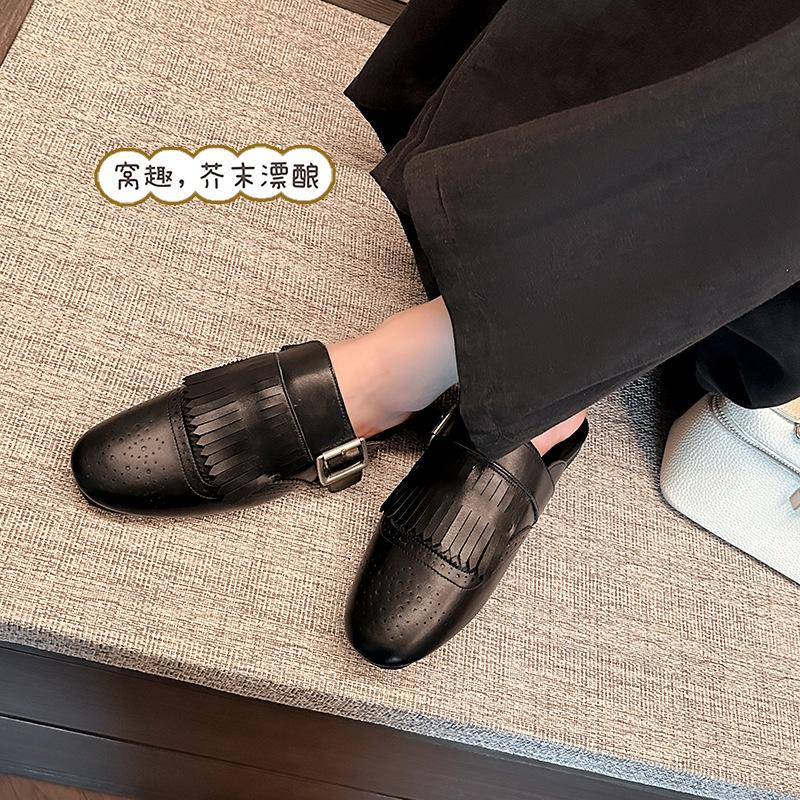 Grape Mother Summer New Soft Leather Versatile Retro Brock Carved Tassel Buckle with Muller Half Drag Girl