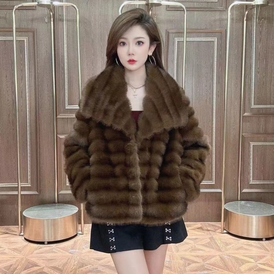New Fashion Temperament Trendy Chinchilla Imitation Fur Mink Hair Short Winter Navy Collar Coat Coat Women