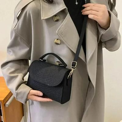 Moda Felt Crossbody Bolsas para Mulheres Axila Popular Crocodilo Embossed Bolsa Pequena Quadrada Bolsa Retro Ombro