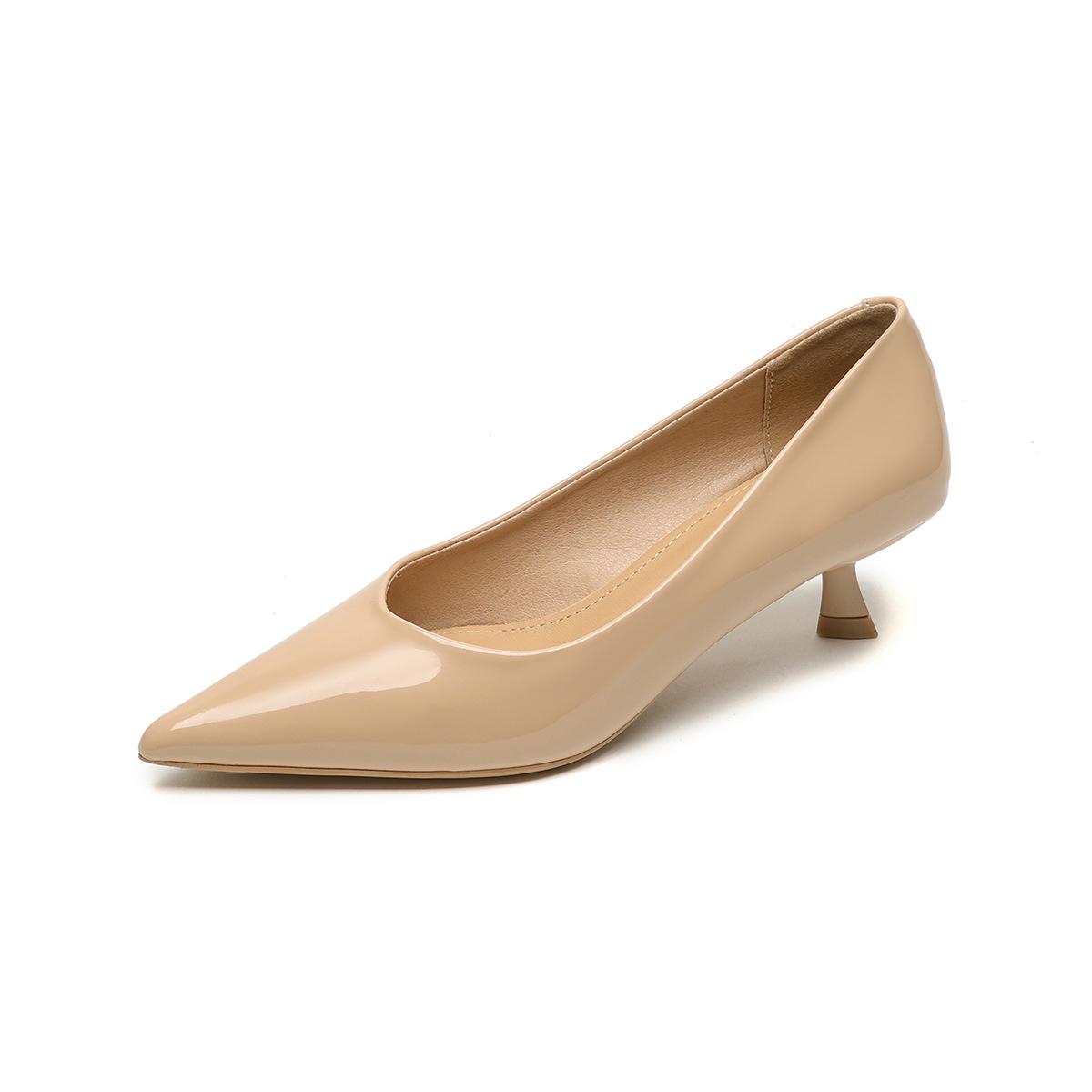 

Weiwei Black Low-Cut Kitten Heels for Women – Soft Sole Stiletto Commuting Shoes 38