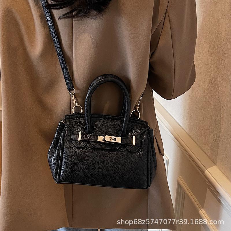 Princess Diana bag 2025 spring new women's lychee pattern Kelly bag portable messenger bag single shoulder commuter platinum bag