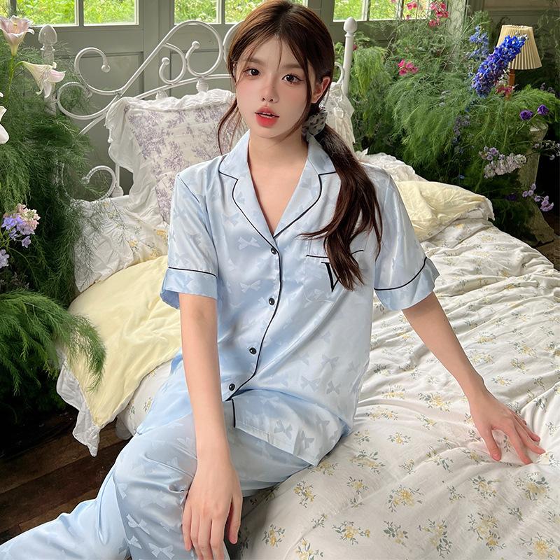 New pajamas women's summer ice silk short-sleeved trousers cardigan high-end silk can be worn outside loungewear suit